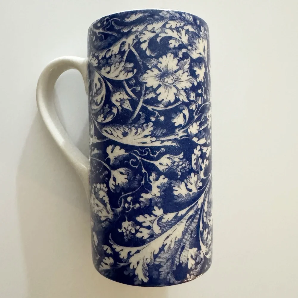 Williams Sonoma Heirloom Royal Acanthus Tall Mug